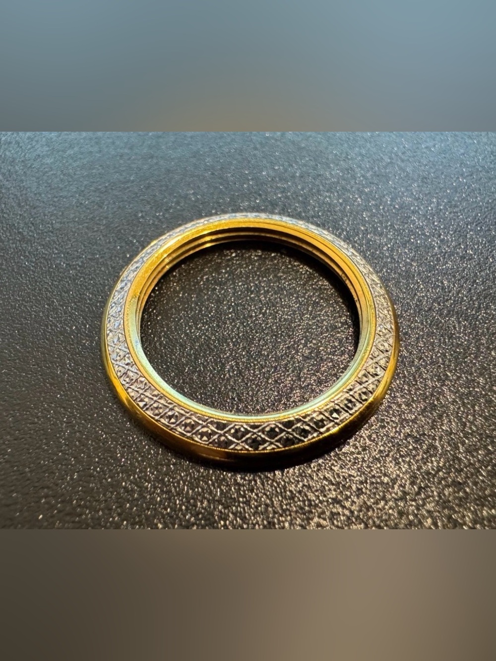 Dressy GUCCI “ Diamond cut” BEZEL for Gucci watch 💎 - Picture 2 of 2